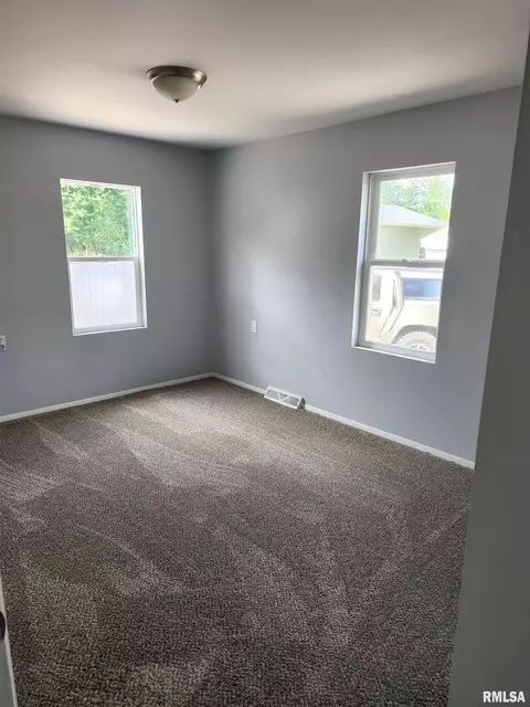 3825 47th Ave, Moline, IL 61265 photo 14