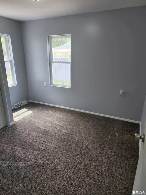 3825 47th Ave, Moline, IL 61265 photo 13