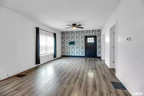 506 Grant St, Dowell, IL 62927 photo 3