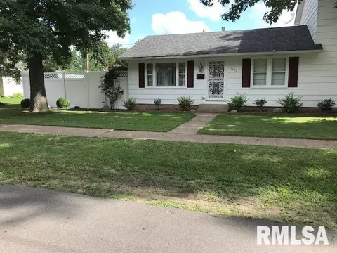 1607 W Maplewood St, Marion, IL 62959 photo 1