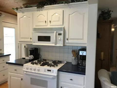 1607 W Maplewood St, Marion, IL 62959 photo 3