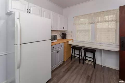 2020 3rd St, Moline, IL 61265 photo 7