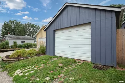 2020 3rd St, Moline, IL 61265 photo 13