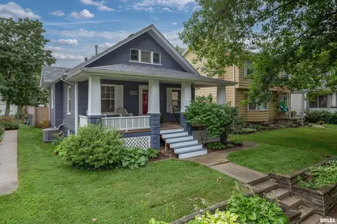 2020 3rd St, Moline, IL 61265 photo 1