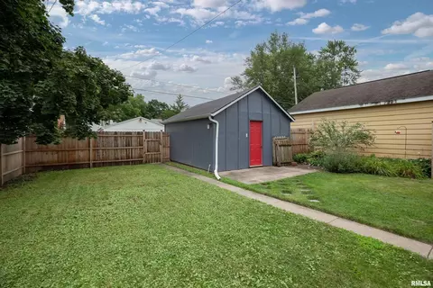 2020 3rd St, Moline, IL 61265 photo 12