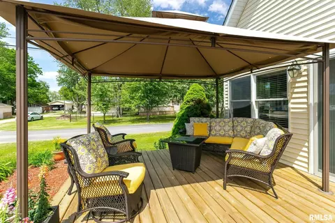 104 4th St, Hampton, IL 61256 photo 4