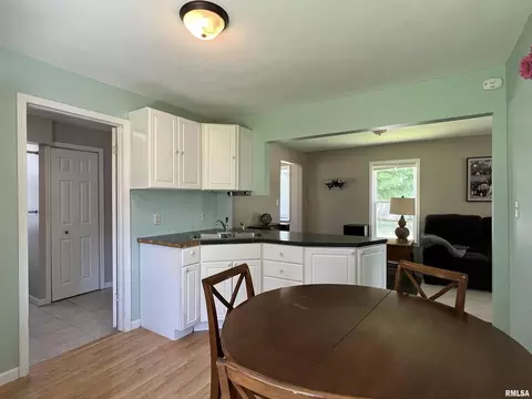 3203 4th St, Moline, IL 61265 photo 13