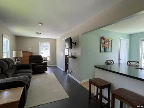 3203 4th St, Moline, IL 61265 photo 4