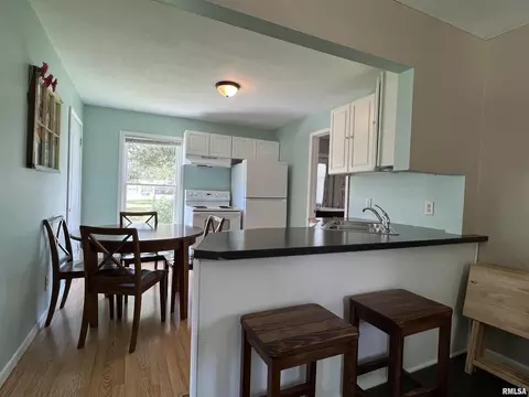 3203 4th St, Moline, IL 61265 photo 9