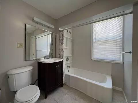 3203 4th St, Moline, IL 61265 photo 16