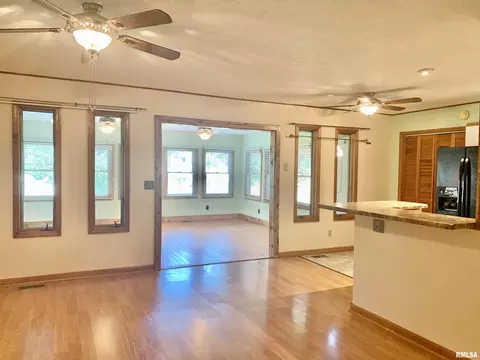 6633 Roberts Rd, Marion, IL 62959 photo 9