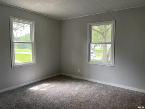 2014 9th St, Moline, IL 61265 photo 8