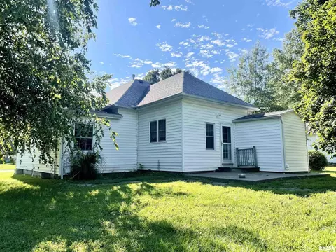 1905 11th St, Viola, IL 61486 photo 4