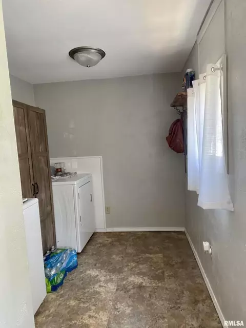 1905 11th St, Viola, IL 61486 photo 6