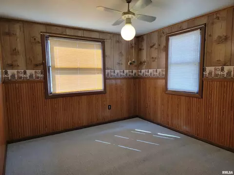 1110 39th St, Moline, IL 61265 photo 26
