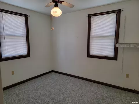 1110 39th St, Moline, IL 61265 photo 27