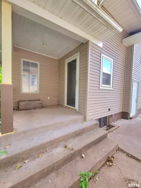 2419 12th Ave, Moline, IL 61265 photo 3