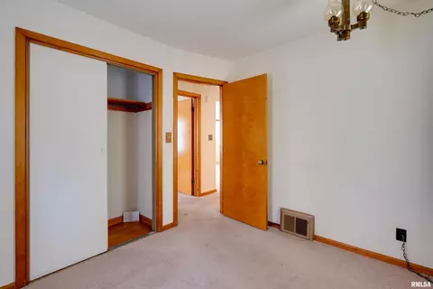 1115 48th St, Moline, IL 61265 photo 12