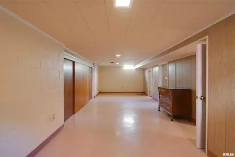 1115 48th St, Moline, IL 61265 photo 15