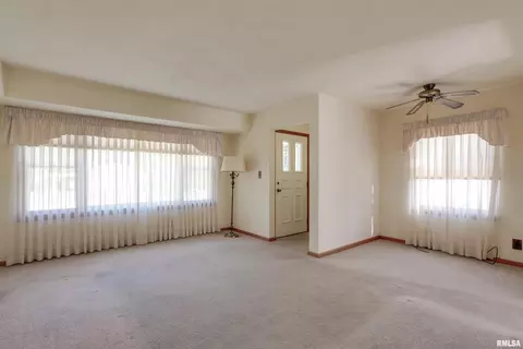 1115 48th St, Moline, IL 61265 photo 3