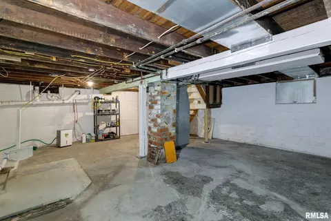 142 5th St, Silvis, IL 61282 photo 14