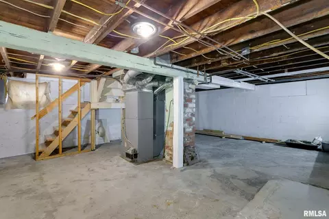 142 5th St, Silvis, IL 61282 photo 13