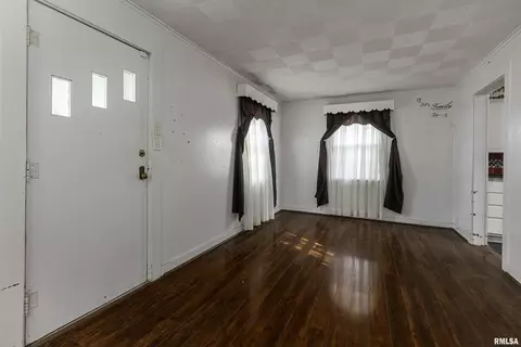 708 S Aikman St, Marion, IL 62959 photo 4
