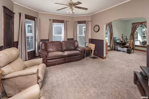 2028 14th St, Moline, IL 61265 photo 3
