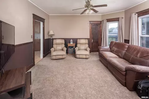 2028 14th St, Moline, IL 61265 photo 2