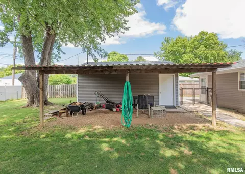 628 13th Ave, Hampton, IL 61256 photo 4