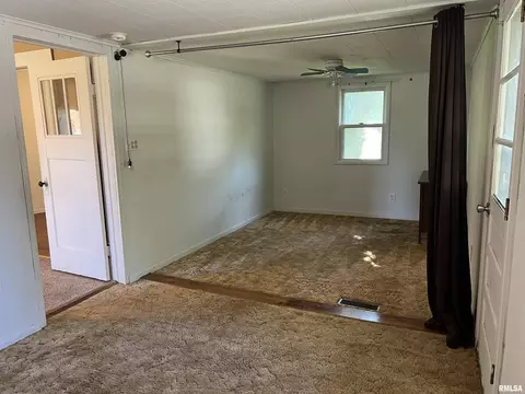 611 E Florence St, Sesser, IL 62884 photo 26