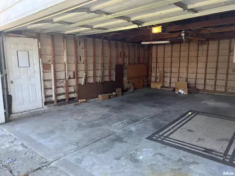 611 E Florence St, Sesser, IL 62884 photo 32