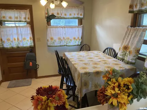 711 5th Ave, Silvis, IL 61282 photo 9