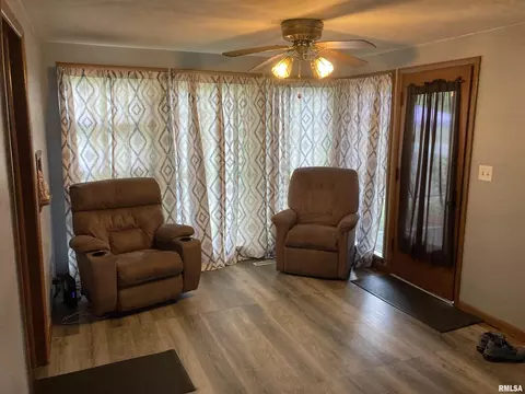 711 5th Ave, Silvis, IL 61282 photo 6