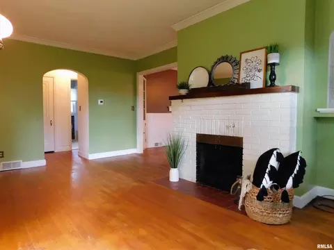 732 3rd St, Moline, IL 61265 photo 5
