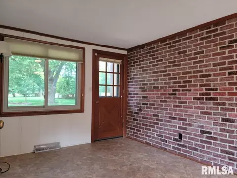 1907 46th St, Moline, IL 61265 photo 4