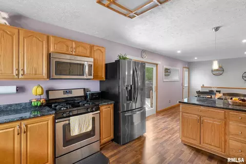 1418 18th Ave, Silvis, IL 61282 photo 4
