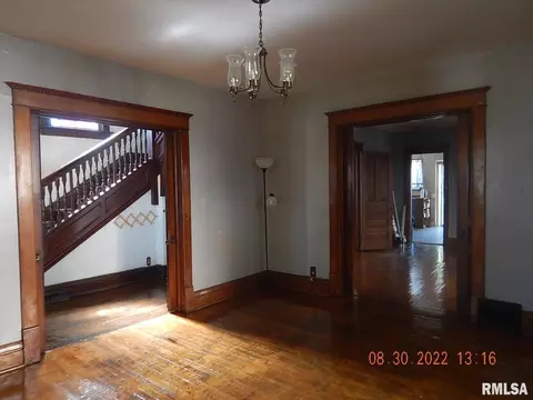 207 Elliott St, Kewanee, IL 61443 photo 4