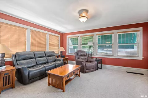 2321 13th St, Moline, IL 61265 photo 9