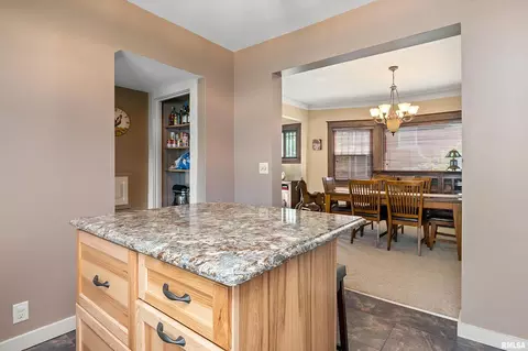 2321 13th St, Moline, IL 61265 photo 8