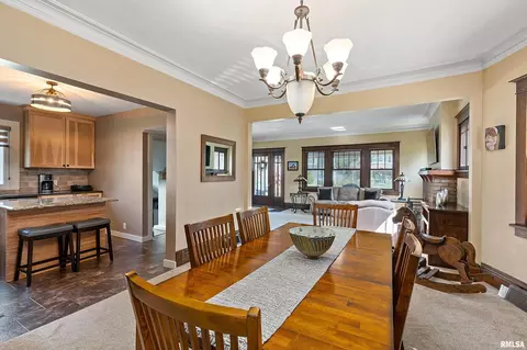 2321 13th St, Moline, IL 61265 photo 5