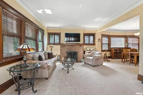 2321 13th St, Moline, IL 61265 photo 3