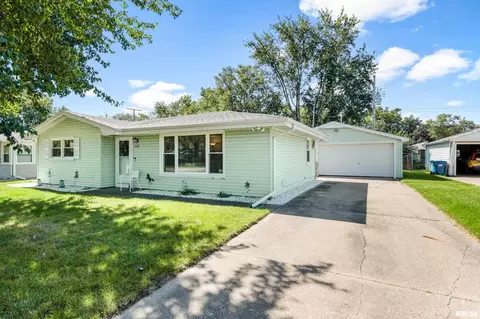 2312 11th St, Silvis, IL 61282 photo 2