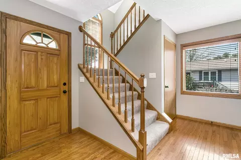 112 Blackhawk Dr, Park View, IA 52748 photo 3