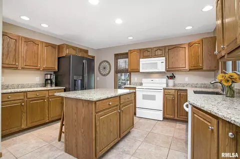 112 Blackhawk Dr, Park View, IA 52748 photo 7