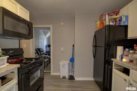 1401 13th St, Moline, IL 61265 photo 5