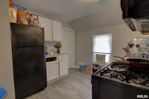 1401 13th St, Moline, IL 61265 photo 2