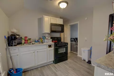 1401 13th St, Moline, IL 61265 photo 4