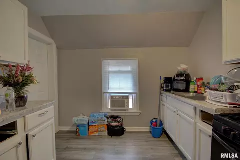 1401 13th St, Moline, IL 61265 photo 3