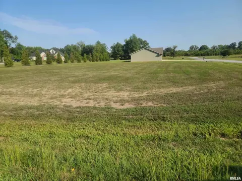 000 Blue Sky Dr, Marion, IL 62959